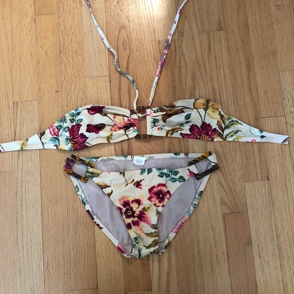 Aqua Size 6 Bikini - Picture 2 of 2